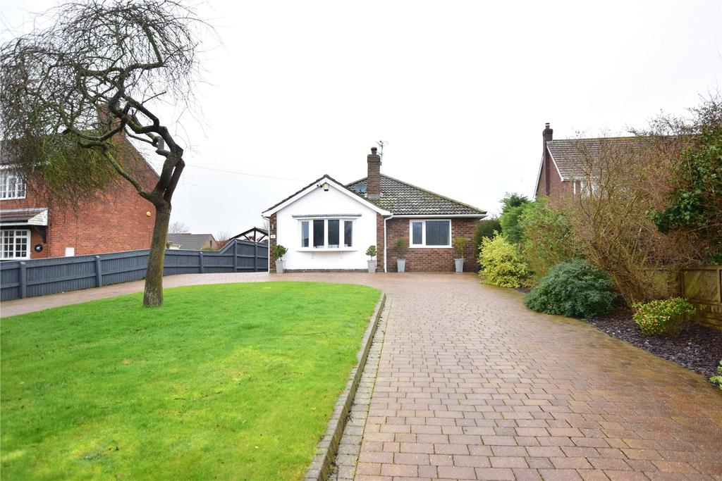 West Lane, Keelby, GRIMSBY, Lincolnshire, DN41 3 bed bungalow £290,000