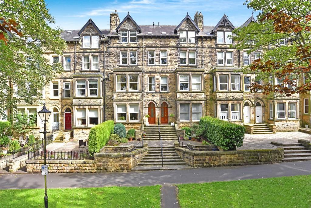 Valley Drive, Harrogate 2 bed apartment £995 pcm (£230 pw)