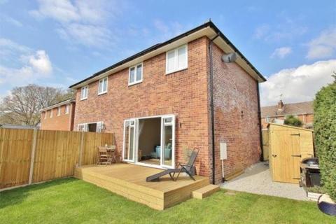 3 bedroom semi-detached house to rent, Poole, Dorset