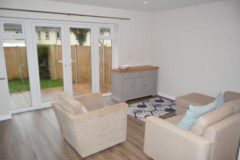 3 bedroom semi-detached house to rent, Poole, Dorset