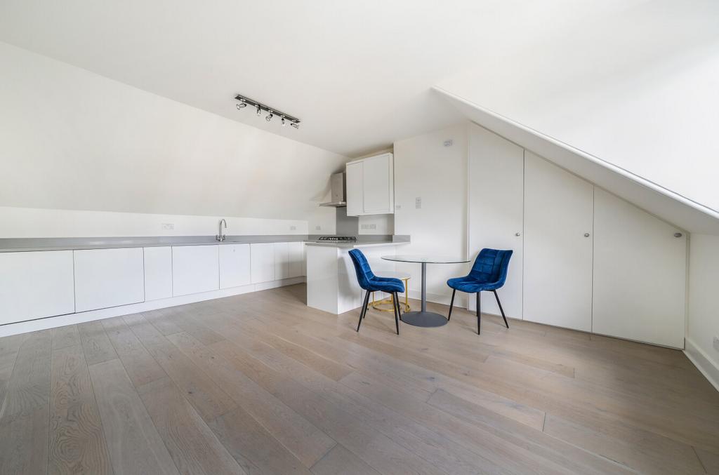 Apartment in London - More
