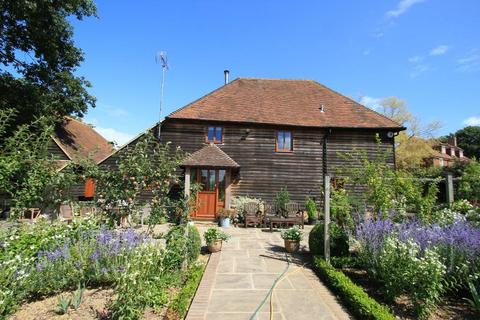 4 bedroom detached house to rent, Cranbrook Road, Fosten Green, Biddenden, Kent, TN27 8ER