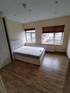 2 bedroom flat to rent, Eastern Avenue, Ilford, Essex, IG2 6NT