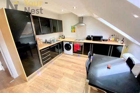 3 bedroom flat to rent, Broomfield Mews, Headingley, Leeds, LS6 3BP
