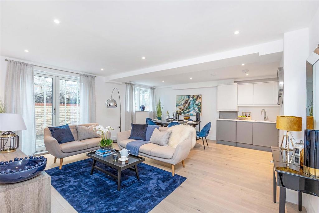 Brookfield Mews, White Hart Lane, Barnes 4 bed flat £925,000