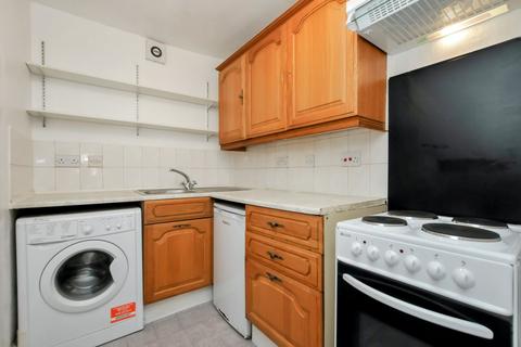 1 bedroom flat to rent, Stoke Newington High Street, Stoke Newington