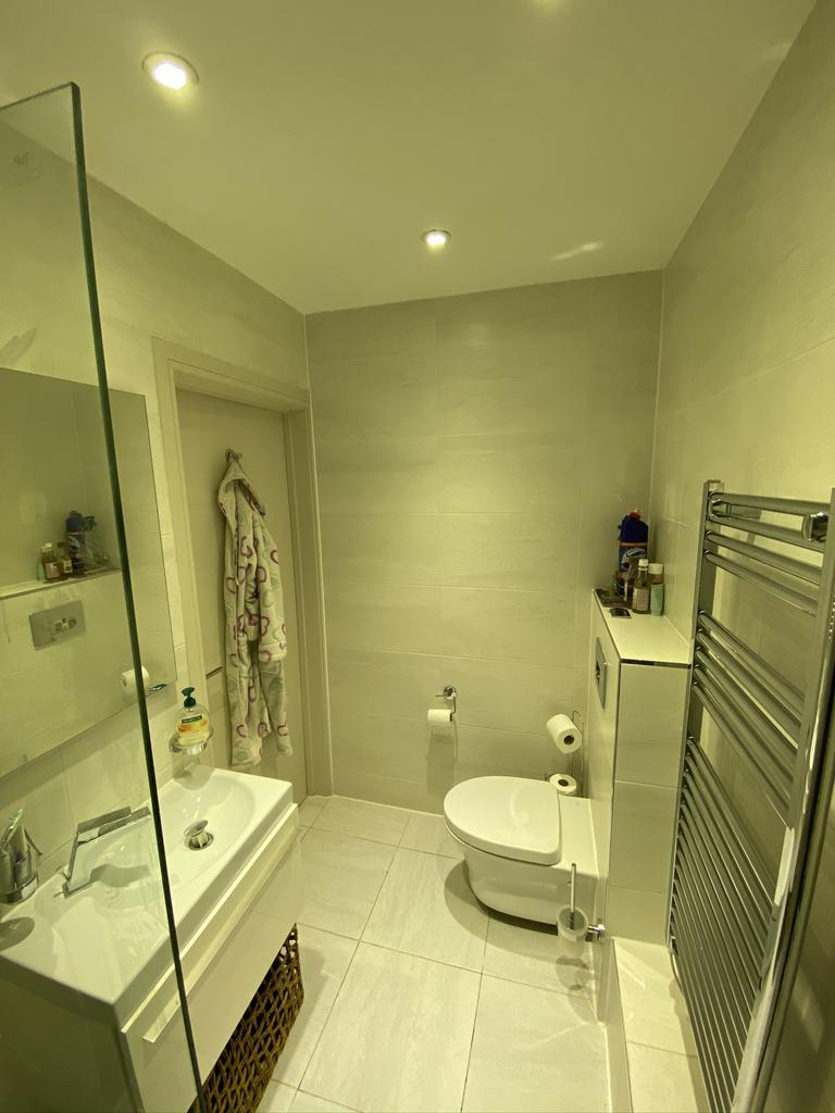 En-suite Bedroom 2