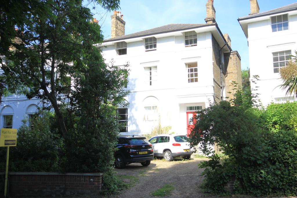 Lee Park, Blackheath SE3 2 bed flat £625,000