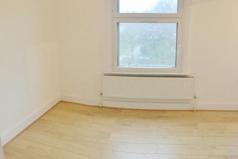 Studio to rent, Holloway Road, Islington, , London  N7