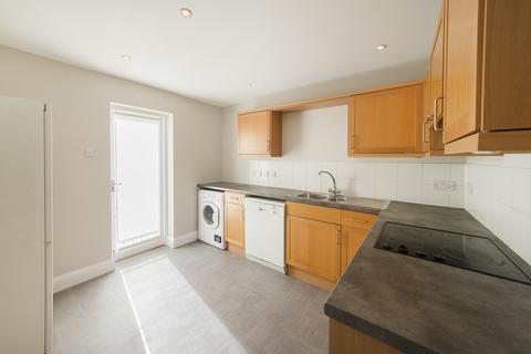 3 bedroom flat to rent - New Kings Road, London