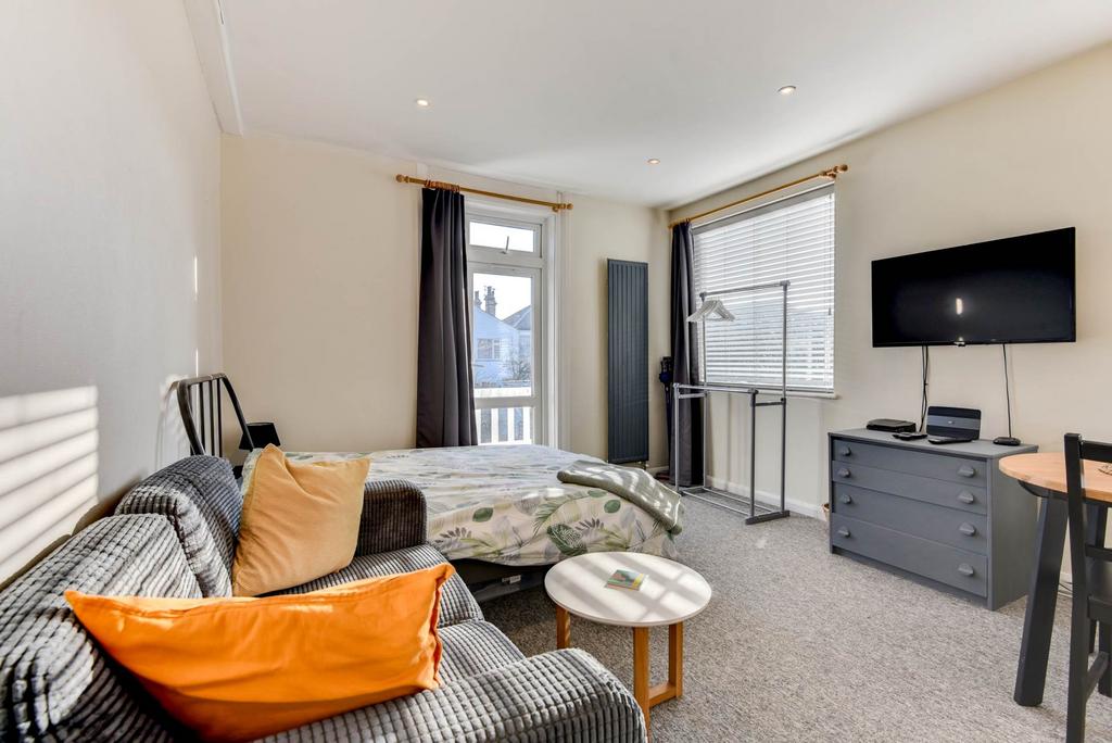Carlisle Road, Hove Studio for sale £175,000