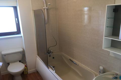 2 bedroom flat to rent, Kelvindale Gardens, Kelvindale, Glasgow, G20