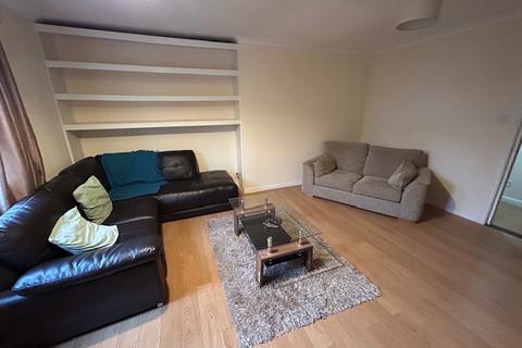 2 bedroom flat to rent, Kelvindale Gardens, Kelvindale, Glasgow, G20