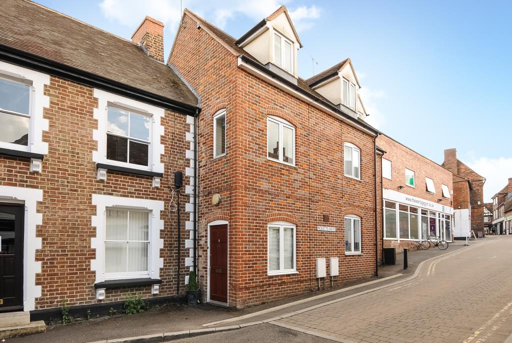 Wantage, Oxfordshire, OX12 2 bed terraced house £215,000
