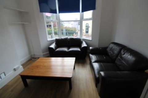 5 bedroom terraced house to rent, Viaduct Road