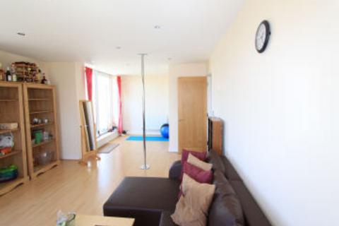 1 bedroom flat to rent, Pontoon Dock, Thames Barrier Park, City Airport, Canary Wharf E16