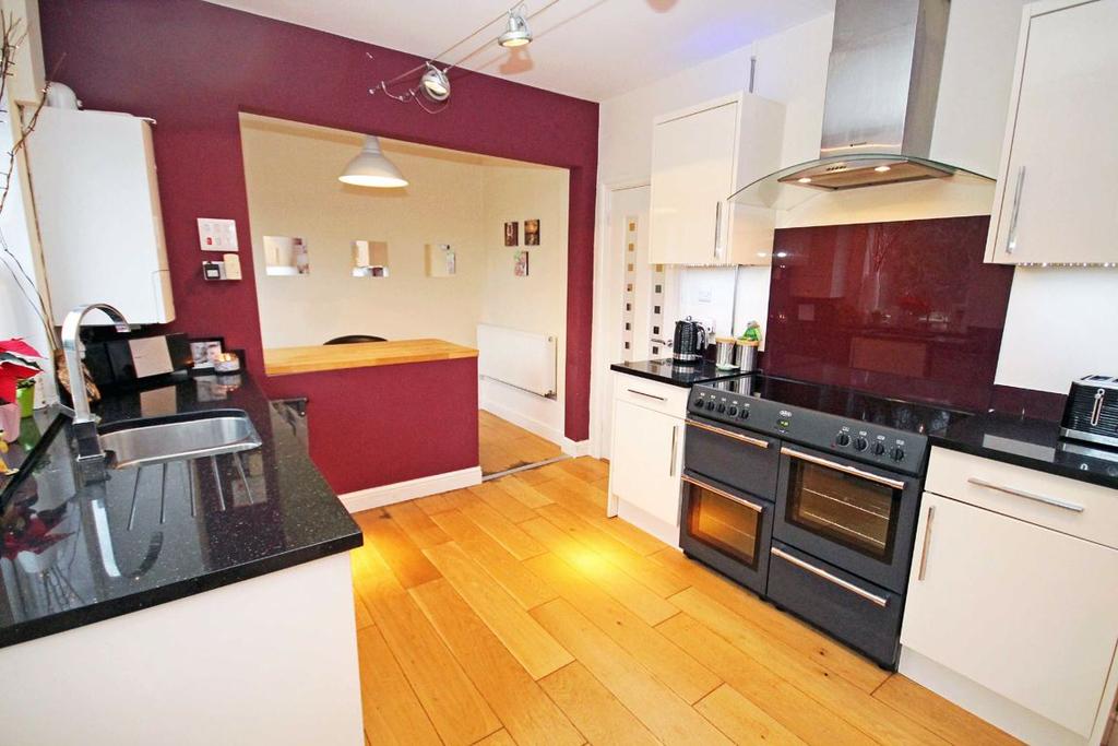 Andrew Road, Penarth, The Vale Of 2 bed terraced house £195,000