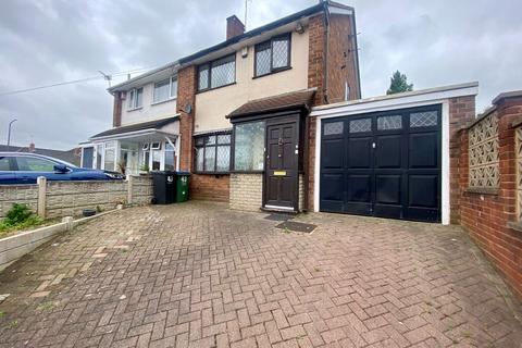 3 bedroom semi-detached house to rent, Bridge Road, Tipton, DY4 0JN