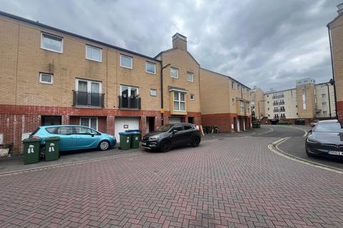 3 bedroom house to rent, Whitestar Place, Southampton, SO14