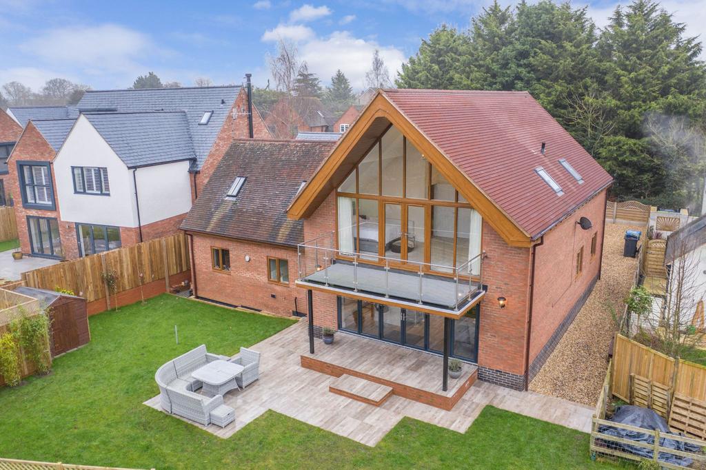 Kings Lane, Broom, Alcester, B50 4 bed detached house £775,000