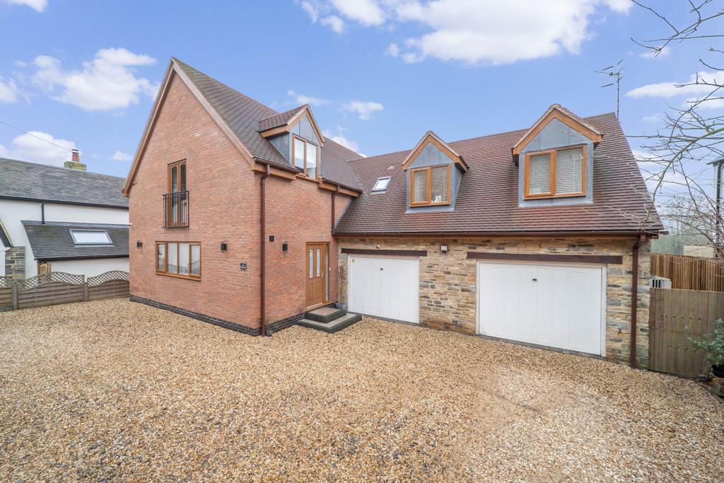 Kings Lane, Broom, Alcester, B50 4 bed detached house £775,000