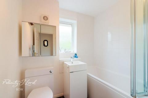 1 bedroom apartment to rent, Rainhill Way, LONDON