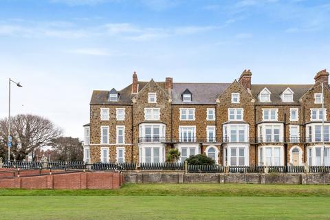 2 bedroom flat for sale, Hunstanton