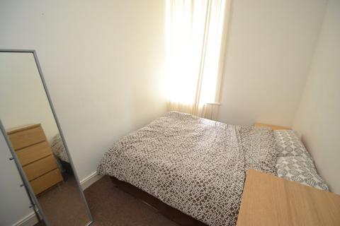 2 bedroom flat to rent, Princes Street, Stirling FK8