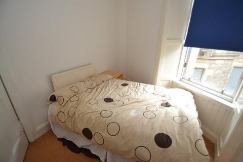 2 bedroom flat to rent, Princes Street, Stirling FK8