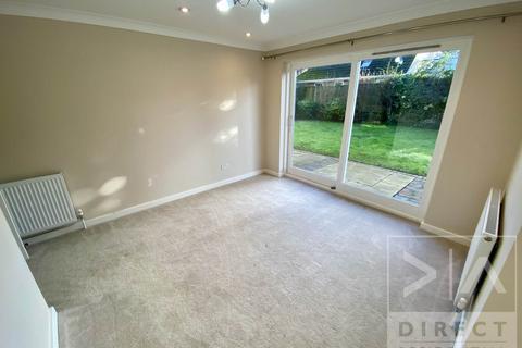 5 bedroom detached house to rent, Bridleway Close, Epsom KT17