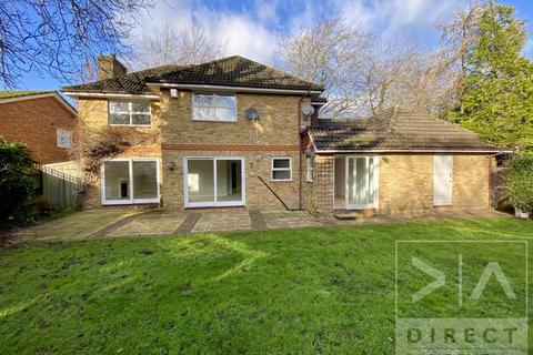 5 bedroom detached house to rent, Bridleway Close, Epsom KT17