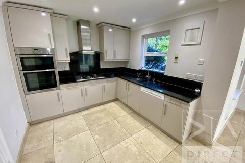 5 bedroom detached house to rent, Bridleway Close, Epsom KT17