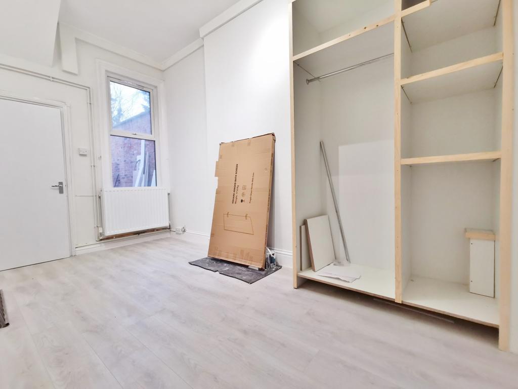 Living Room / Bedroom