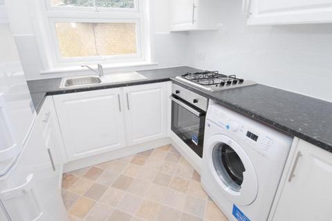 2 bedroom flat to rent, Wimbledon Park Road, Southfields, London, SW18 5SH