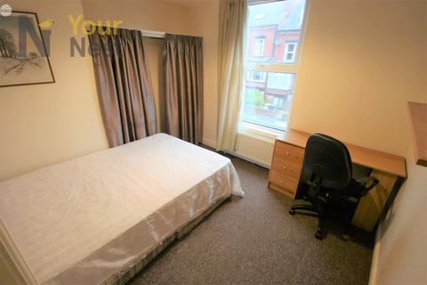 2 bedroom terraced house to rent, Talbot Terrace, Burley, Leeds, LS4 2RN