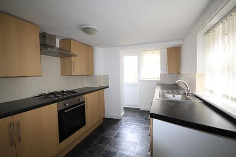 2 bedroom terraced house to rent, Ivydene Villas, Estcourt St, Hull, HU9