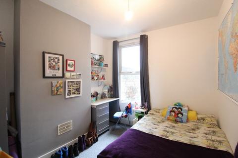 5 bedroom terraced house to rent, Brading Road