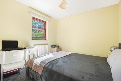 2 bedroom townhouse to rent, Green Ridges,  Headington,  OX3