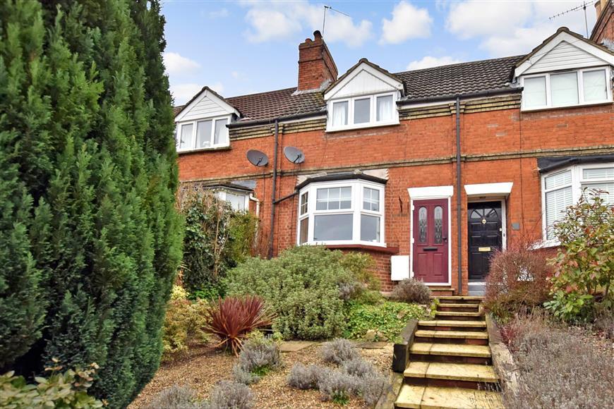 Sevenoaks Road, Borough Green, Sevenoaks, Kent 2 bed terraced house £