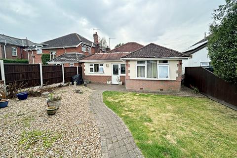 3 bedroom detached bungalow to rent, Wimborne