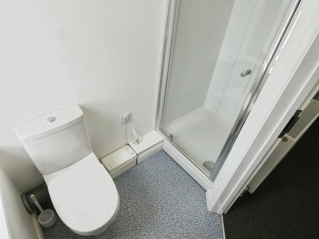 5bb5fd30-shower 20room