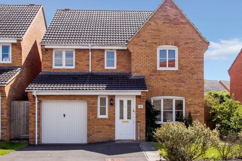 4 bedroom detached house to rent, Dartmoor Road, Westbury