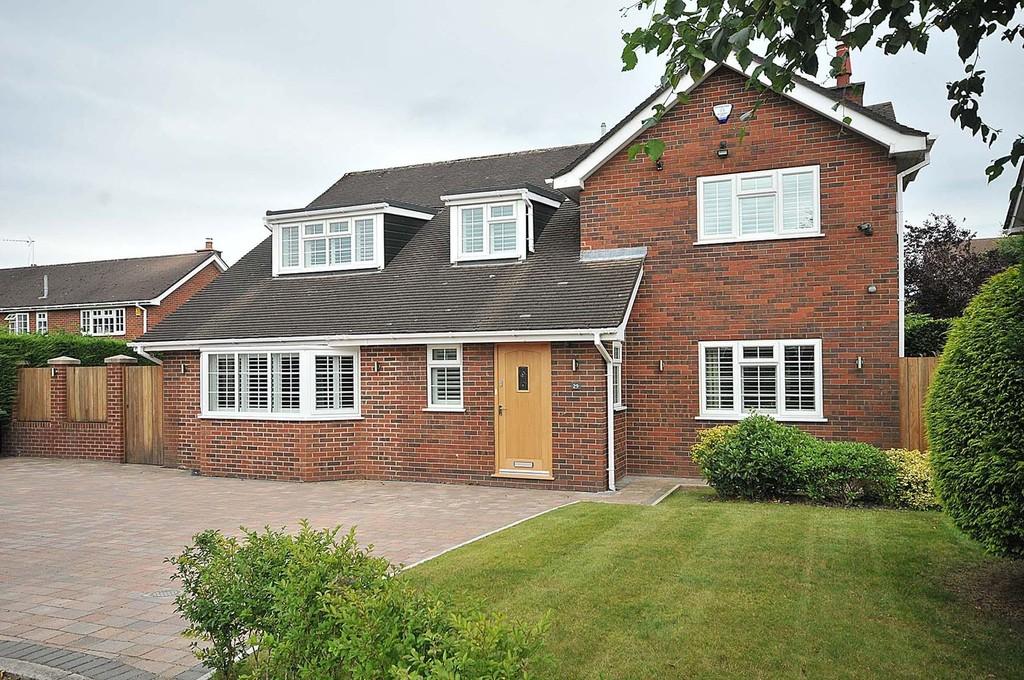 Broomfield Close, Chelford 4 bed detached house to rent £2,895 pcm (£