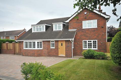 4 bedroom detached house to rent, Broomfield Close, Chelford