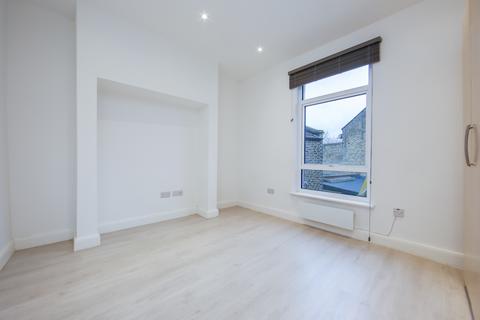 4 bedroom flat to rent, Crouch Hill, Finsbury Park