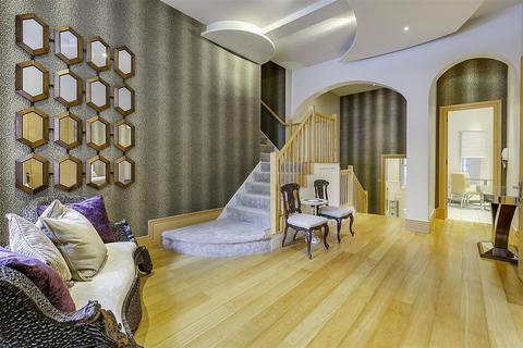 4 bedroom flat to rent, Hans Place, Knightsbridge, London, SW1X