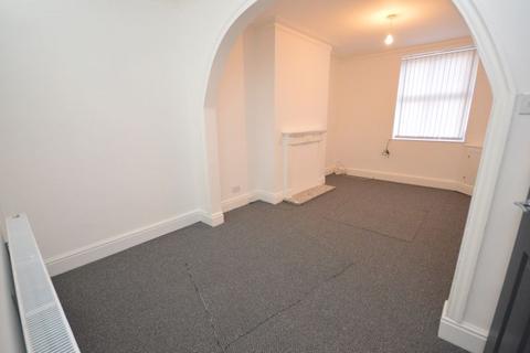 3 bedroom terraced house to rent, Pinewood Avenue, Warrington