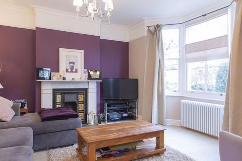 4 bedroom detached house to rent, Weston Park, Thames Ditton, KT7