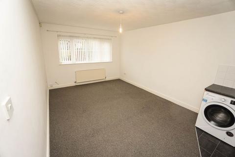 2 bedroom apartment to rent, Bedford Court, Heaton