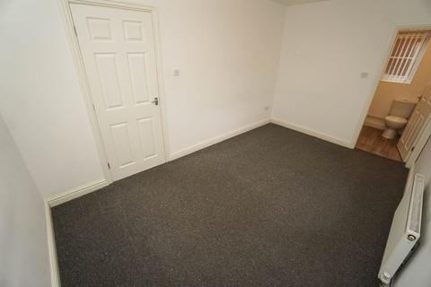 2 bedroom apartment to rent, Bedford Court, Heaton